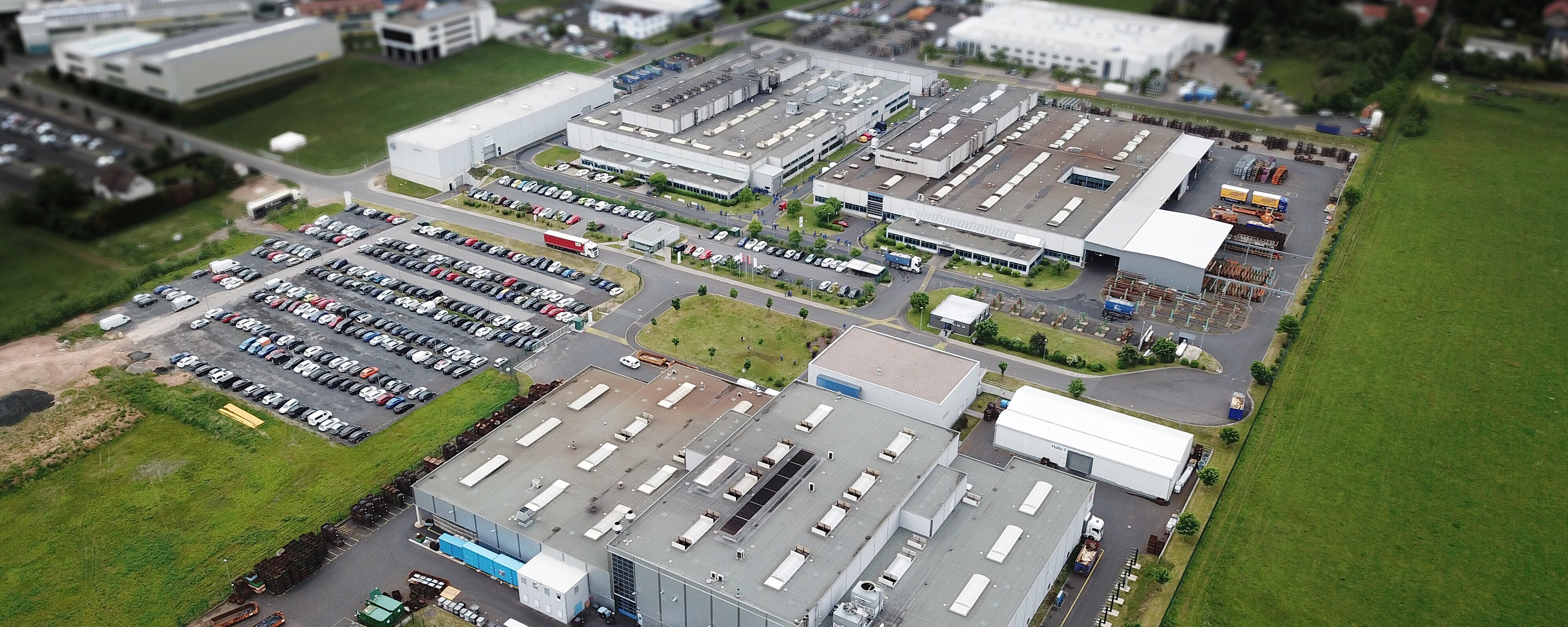 In direkter Nachbarschaft – Hirschvogel Aluminium GmbH und Hirschvogel Eisenach GmbH im thüringischen Marksuhl In direkter Nachbarschaft – Hirschvogel Aluminium GmbH und Hirschvogel Eisenach GmbH im thüringischen Marksuhl